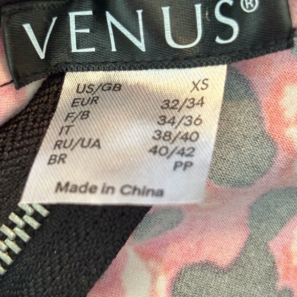 Pink Leopard Print Women's Top - Picture 8 of 8